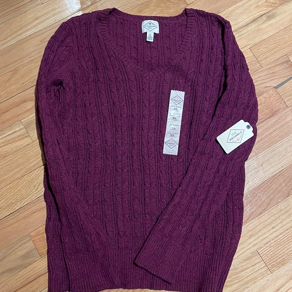 *NWT* St. John’s Bay Women’s V-Neck Sweater